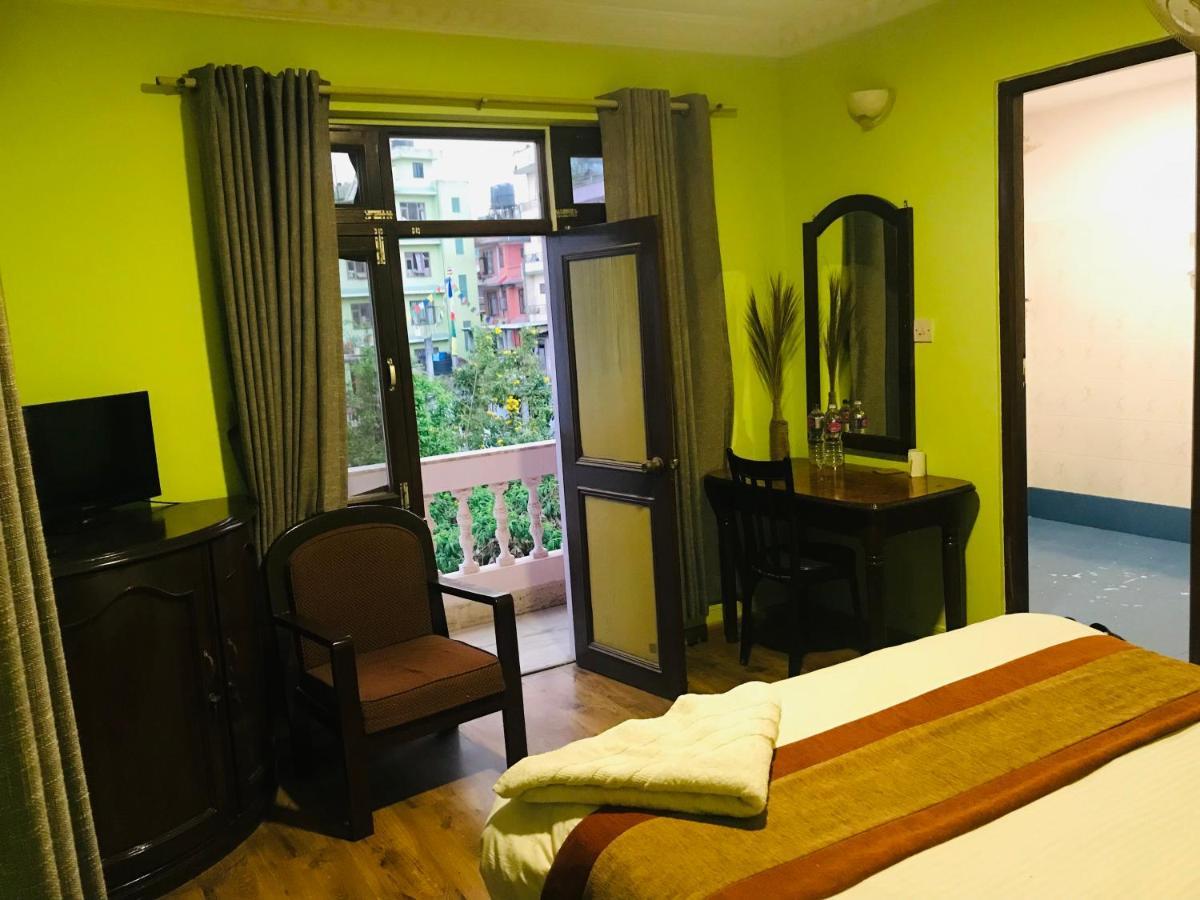 Hotel Lotus Garden カトマンズ エクステリア 写真